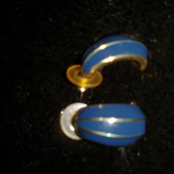 Jewelery - Picture 10 of 12